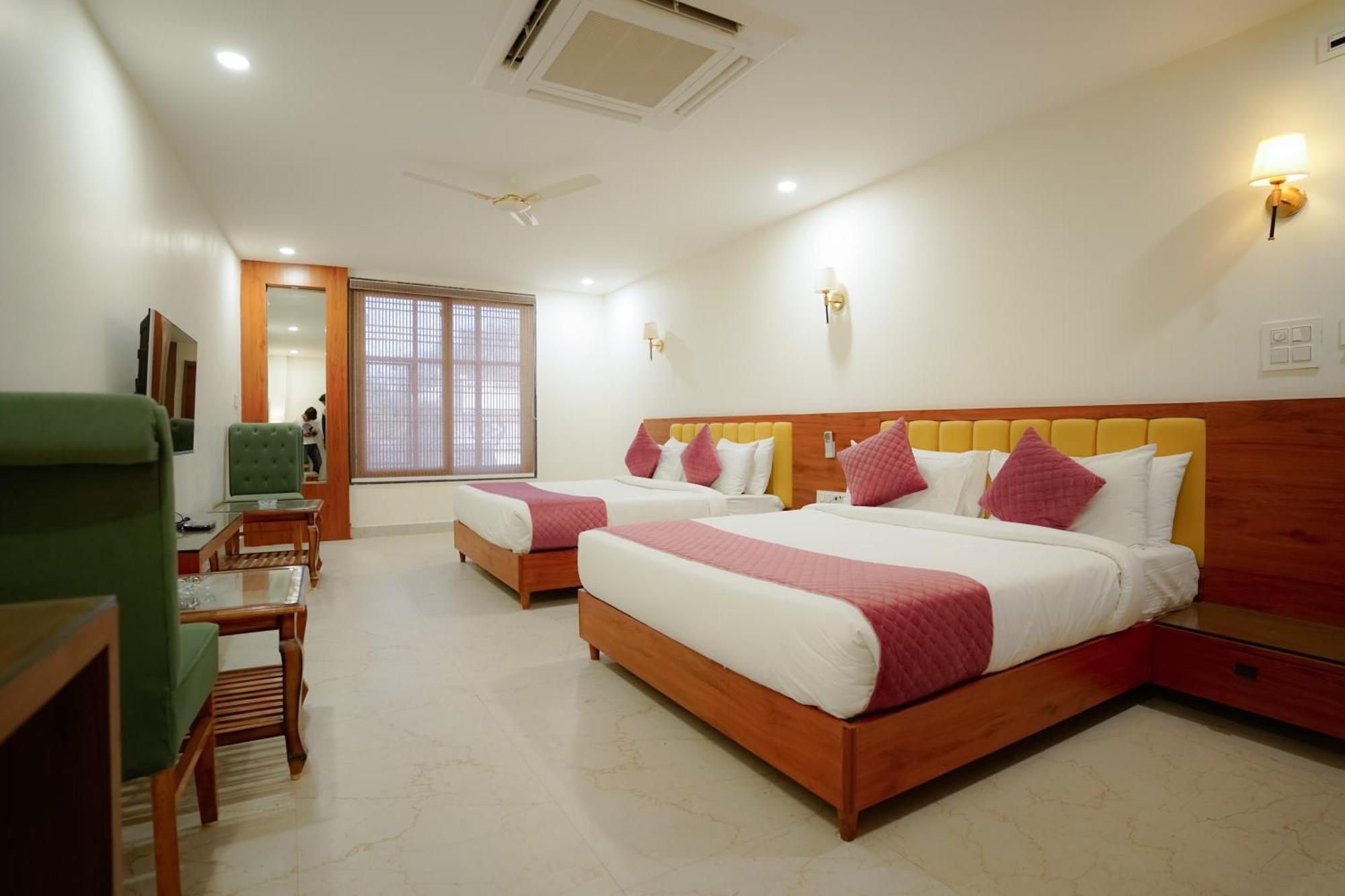 Hotel Eleven Heights Bhopal Exterior photo