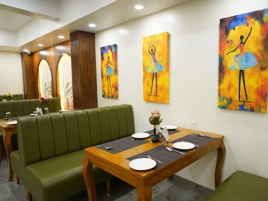 Hotel Eleven Heights Bhopal Exterior photo